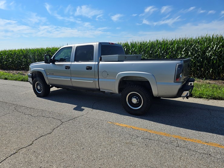 2003-chevrolet-2500-image-15