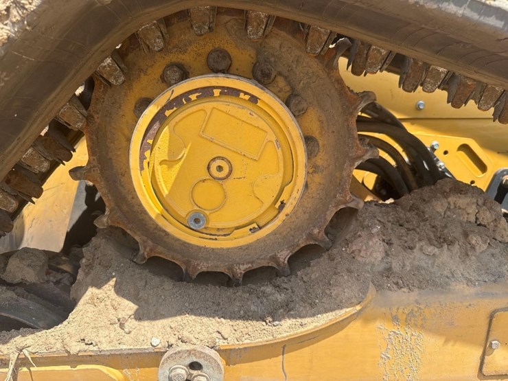2021-caterpillar-289d3-image-14