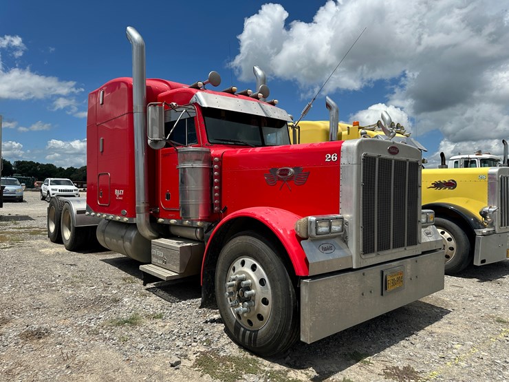 2003-peterbilt-379-image-2