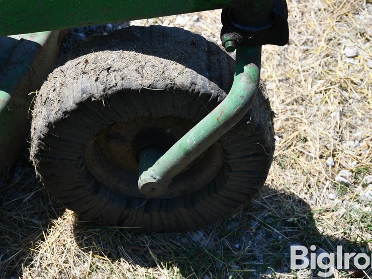 john-deere-7-image-12