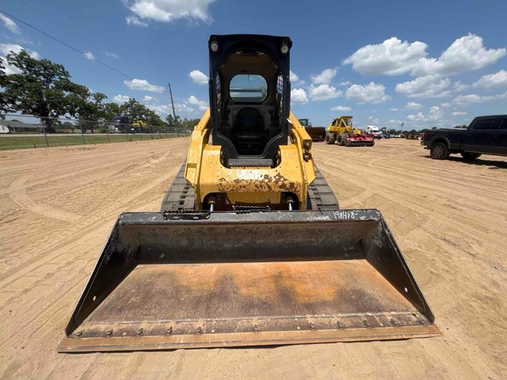 2019-caterpillar-299d2-image-3