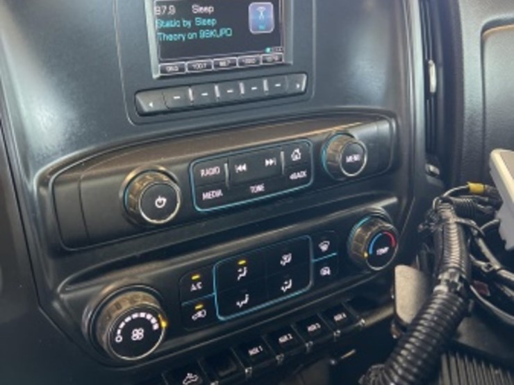2017-chevrolet-silverado-1500-image-19
