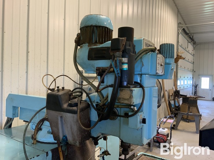 hurco-cnc-mill-image-15