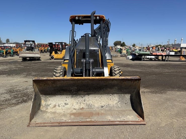 2020-deere-410l-image-6