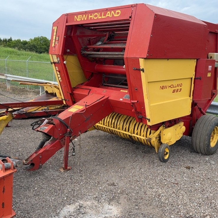 NEW HOLLAND 853