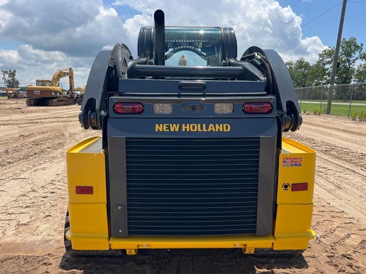 new-holland-c332-image-3