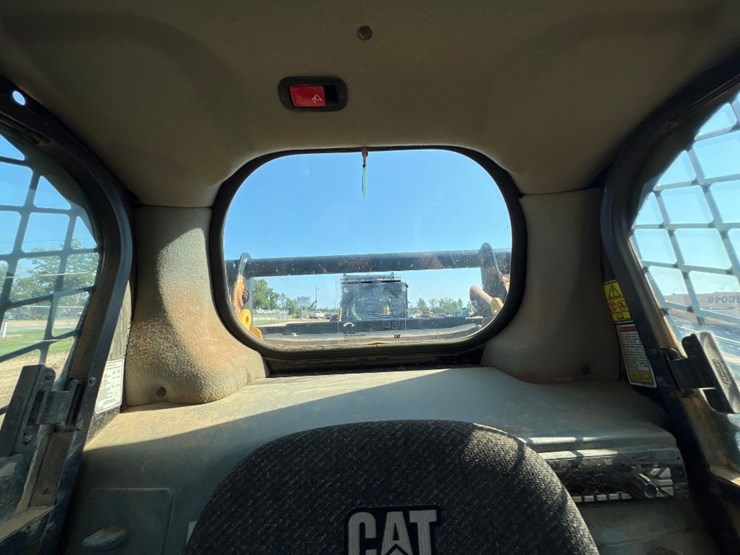 2016-caterpillar-259d-image-30