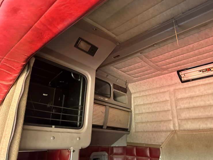2003-peterbilt-379-image-81