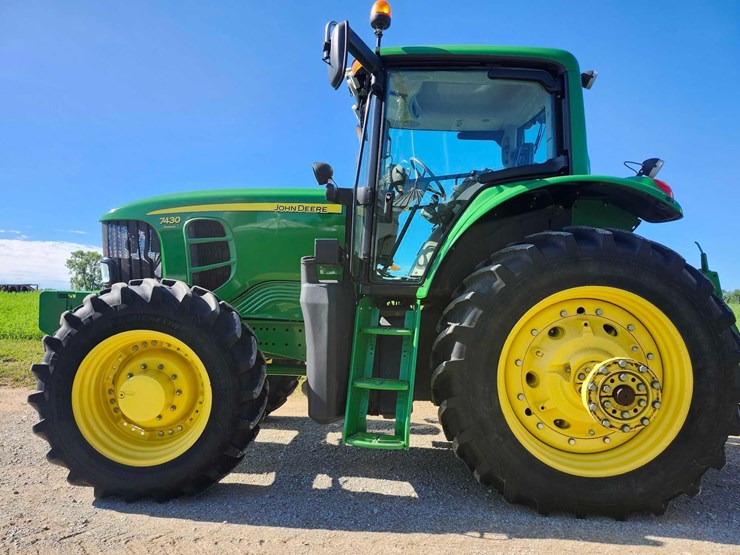 2011-john-deere-7430-premium-image-35