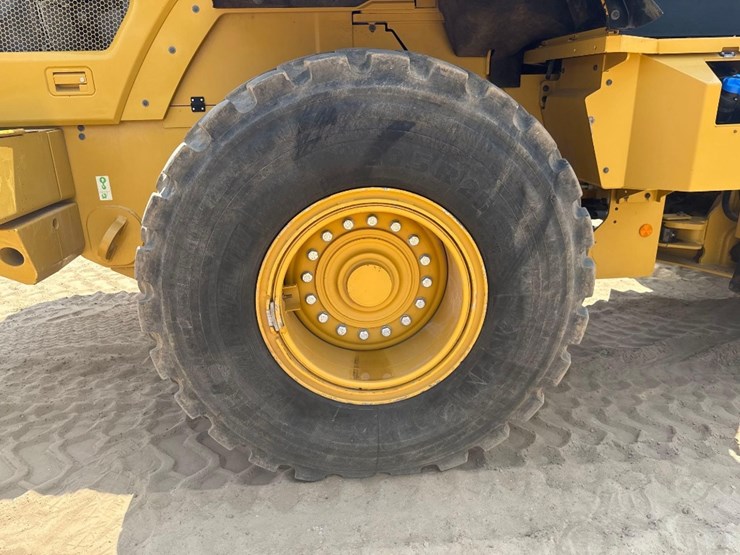 2020-caterpillar-938m-image-12