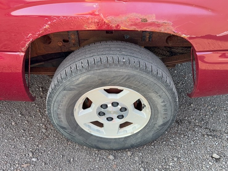 2005-chevrolet-1500-image-13