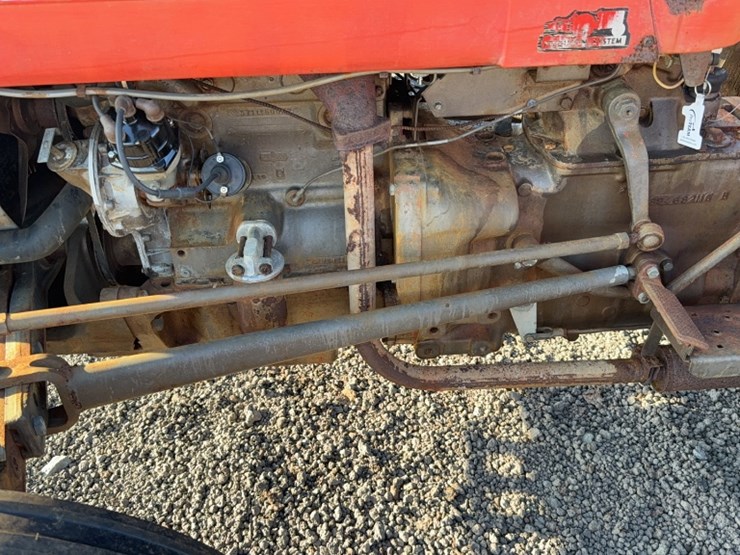 massey-ferguson-135-image-15