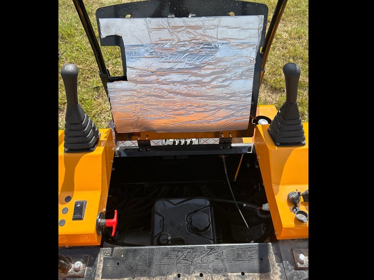 #145-•-vicsec-mini-excavator-image-8