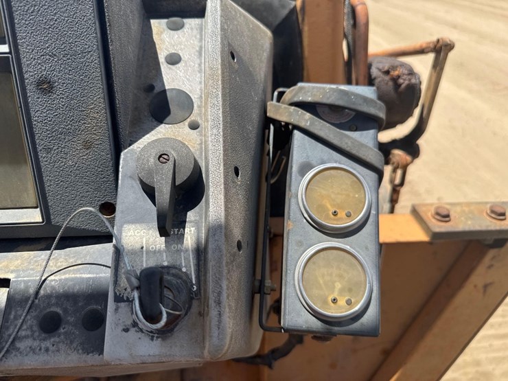 1981-case-580d-image-30