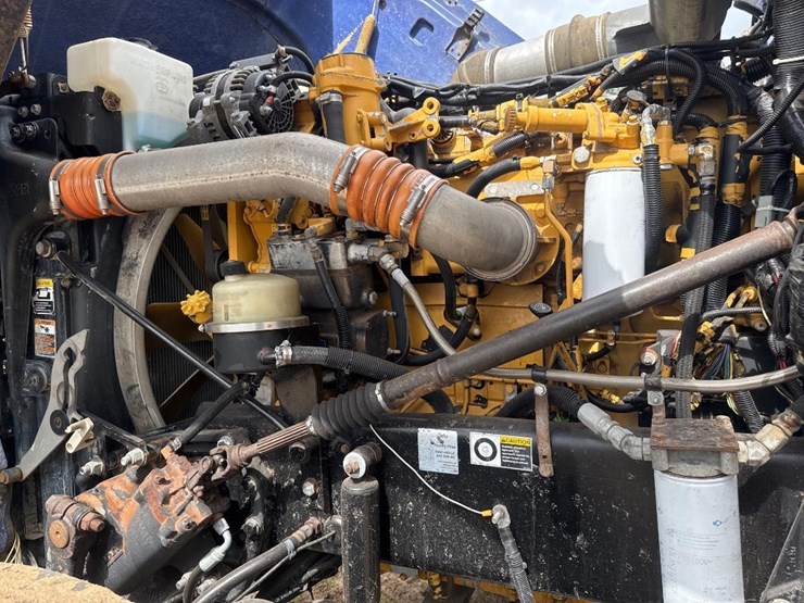2011-peterbilt-367-image-24