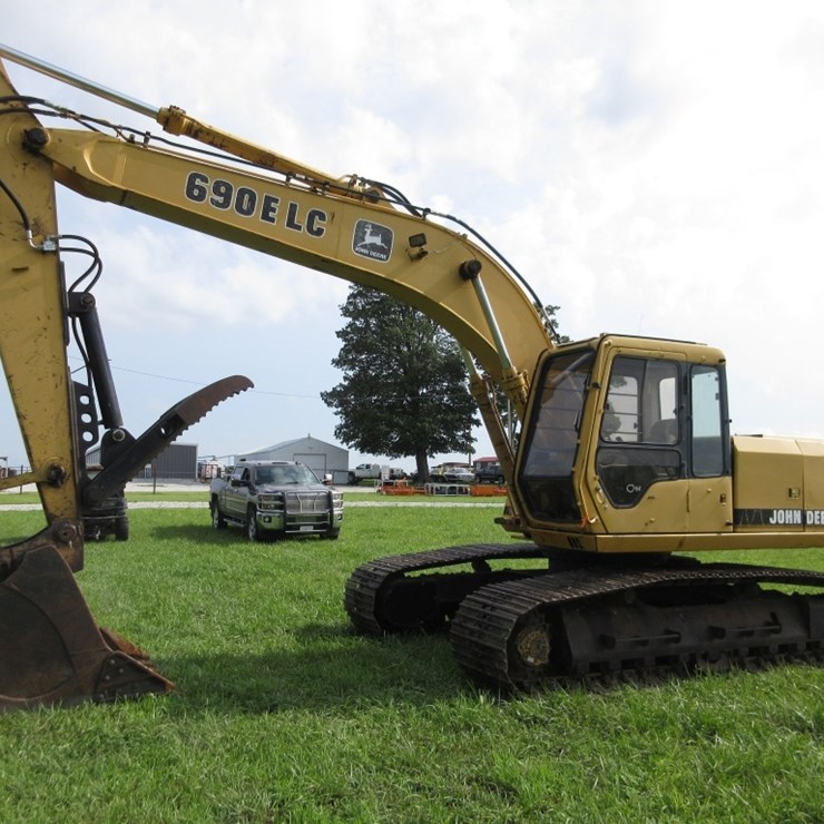 1997 JOHN DEERE 690