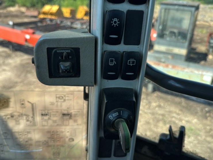 2017-volvo-l90h-image-56