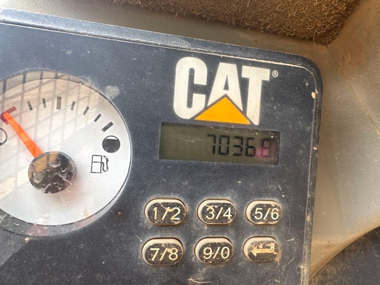 2014-caterpillar-279d-image-28