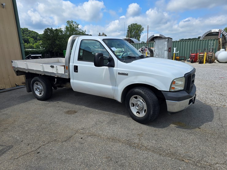 2005-ford-f350-image-31