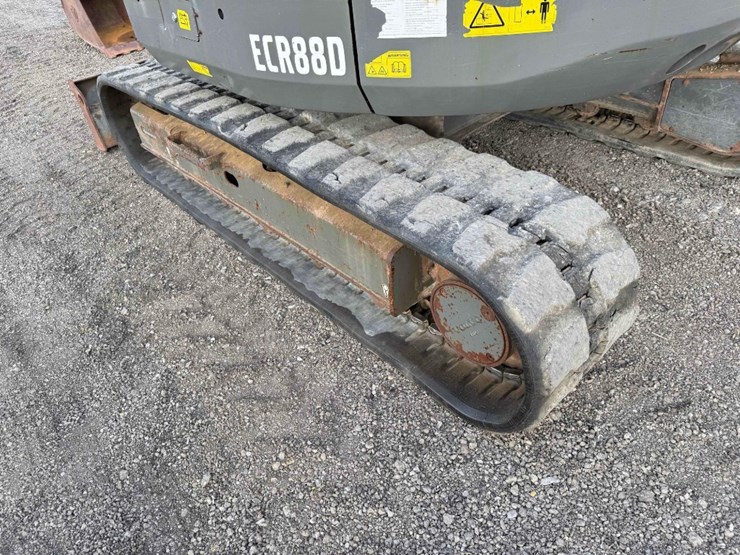 2017-volvo-ecr88d-image-48