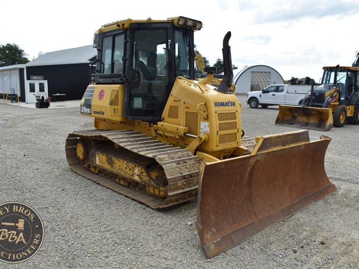 2014-komatsu-d39pxi-23-image-24