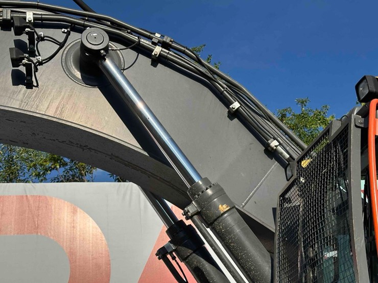 2019-volvo-ec350-excavator-image-26