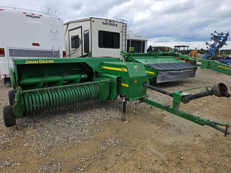john-deere-338-image-11