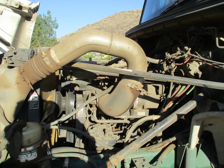 2005-freightliner-fl70-image-6
