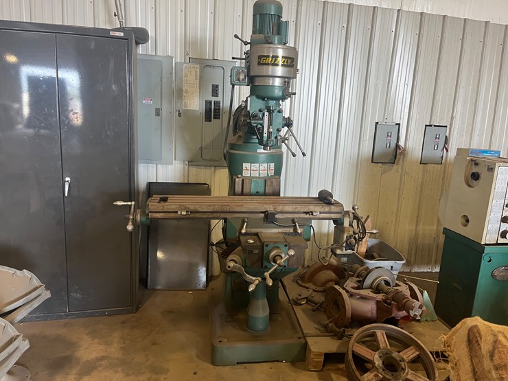 #5-•-2012-grizzly-9”-x-42”-vertical-mill-with-power-feed-image-1