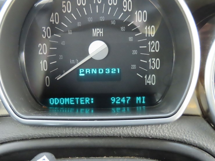 2004-chevrolet-ssr-pickup-image-19