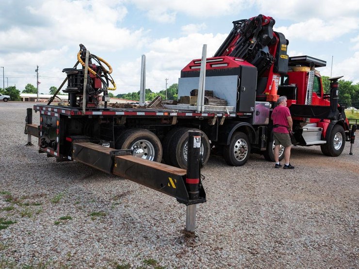 2018-kenworth-t880-image-17