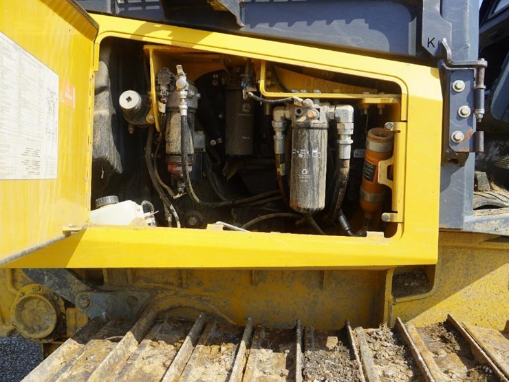 2017-deere-550k-image-53