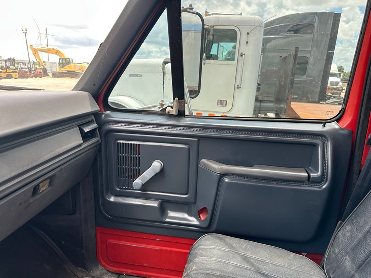 1992-ford-f700-image-54