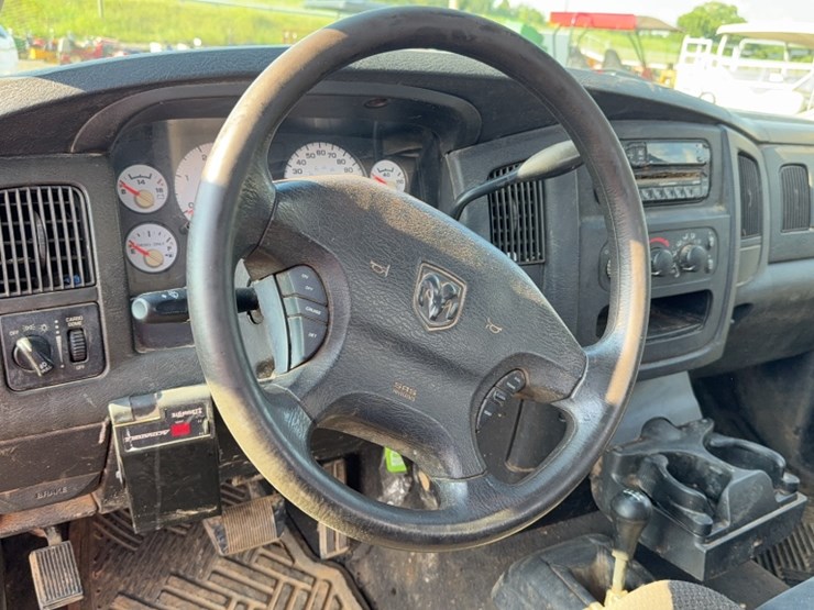2003-dodge-2500-image-19