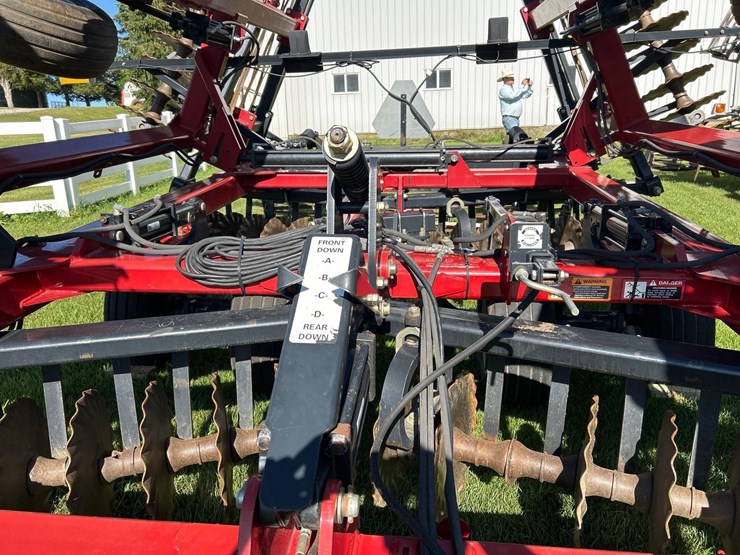 case-ih-330-image-4