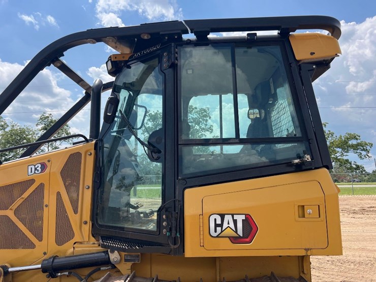 2021-caterpillar-d3-lgp-image-29