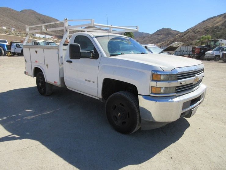2015-chevrolet-2500hd-image-4