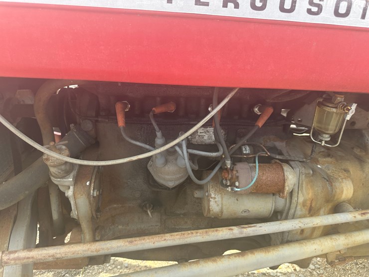massey-ferguson-135-image-26