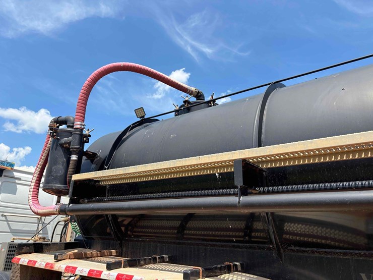 2013-dragon-mfg.-vac-tanker-trailer-image-12