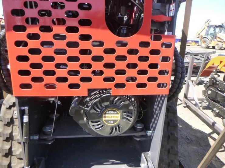 2025-agt-ysrt14-skid-steer-track-loader-image-16