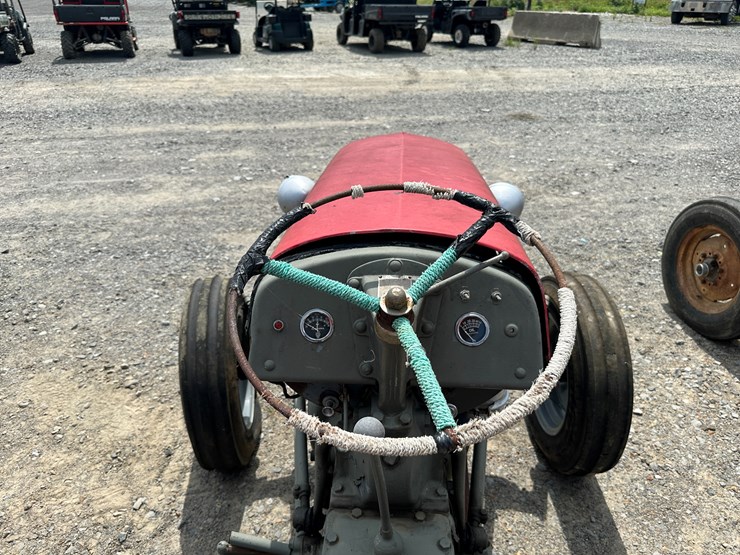 massey-ferguson-30-image-36