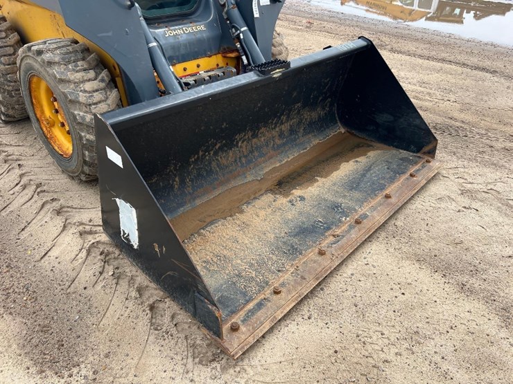 2022-deere-320g-image-13