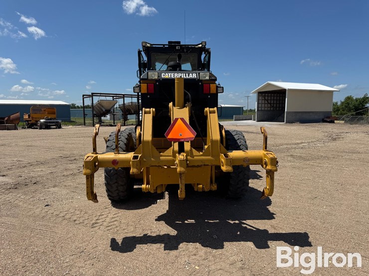 2010-caterpillar-12m-image-6