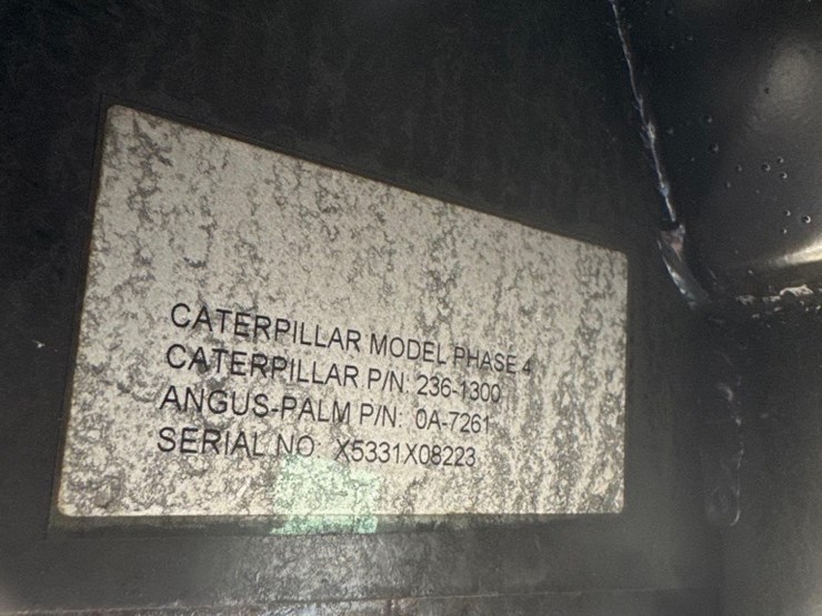 2011-caterpillar-d9t-image-33