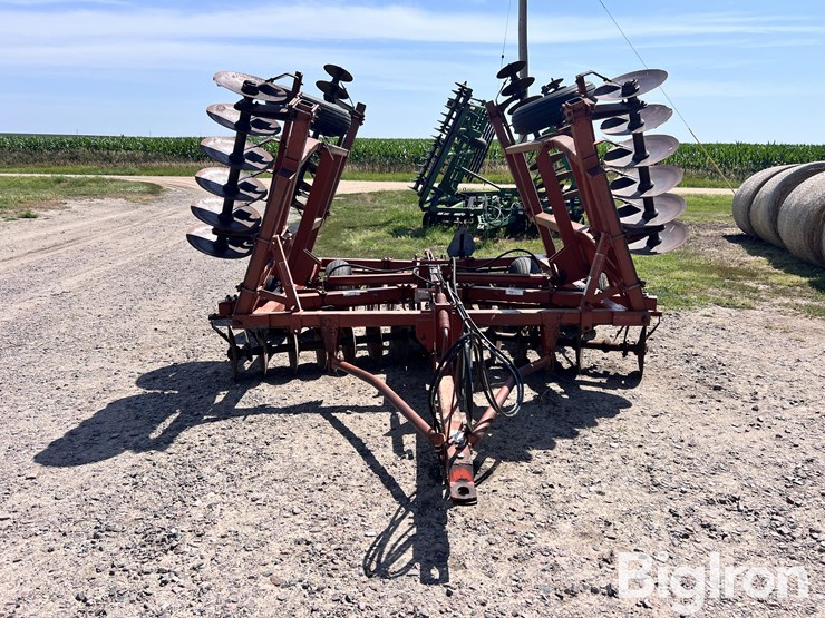 massey-ferguson-820-image-2