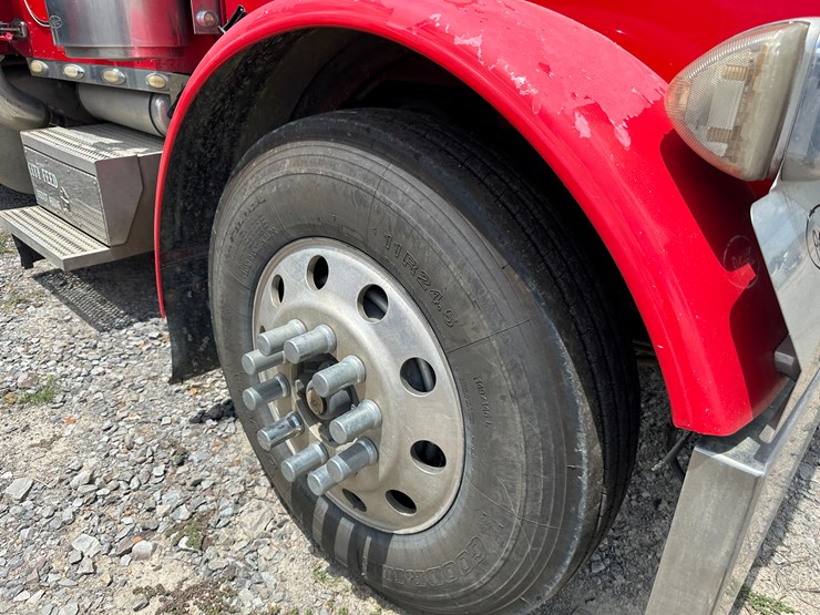2003-peterbilt-379-image-9