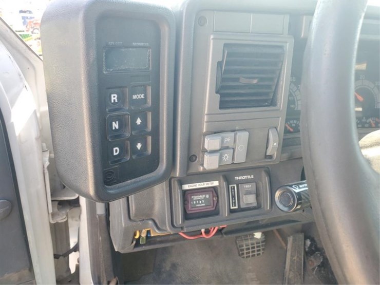 #359-•-1997-gmc-c7500-digger-derricks-truck-image-48