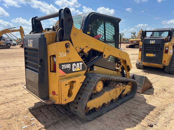 2015-caterpillar-259d-image-4