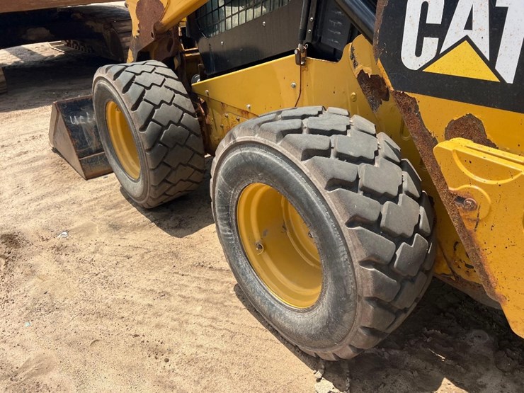2014-caterpillar-272d-xhp-image-19