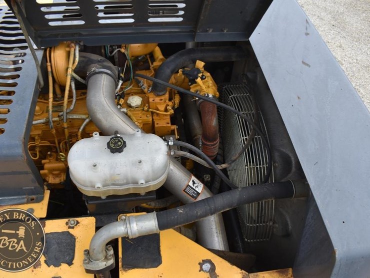 2013-deere-350g-lc-image-37